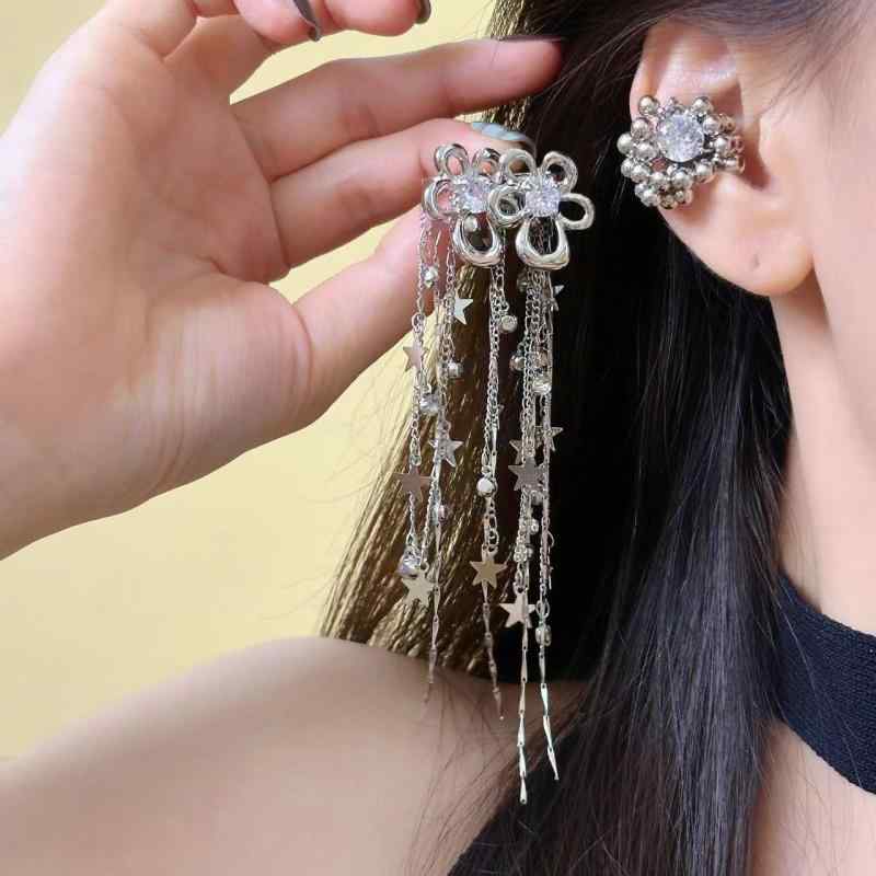 SWAROVSKI - イヤリング レディース ノンホールピアス 小顔効果 揺れる キラキラ輝く 透かし彫り フラワー スター タッセル ロング ジルコニア 上品 エレガント 高級感 銅製 電気メッキ加工 トレンド 大人可愛い