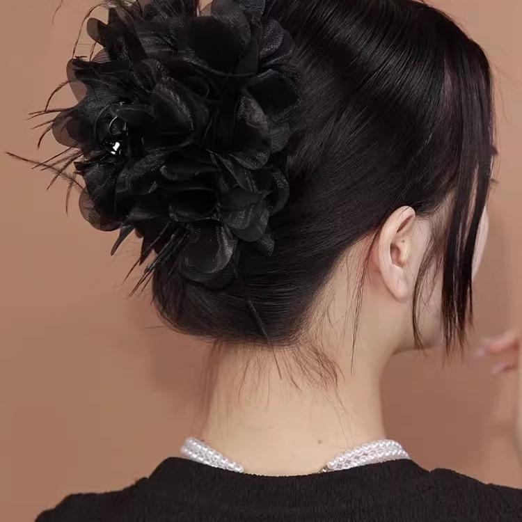 バンスクリップ レディース 上品 エレガント ふわふわ 羽 フェザー 高級感 高見え まとめ髪 髪飾り ボ..