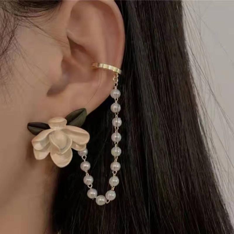 ピアス イヤーカフ パール一体型 上品な山茶花モチーフ フレンチスタイル レトロ シック エレガント 大人かわいい おしゃれ