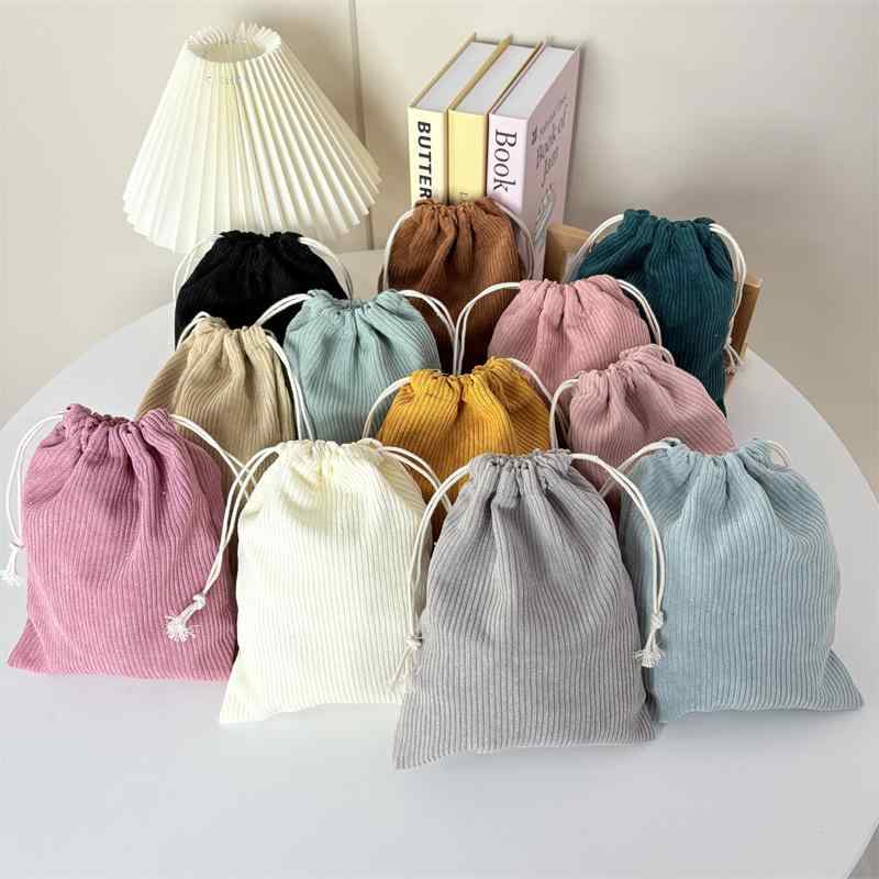収納袋 コーデュロイ 巾着 大容量 携帯用 防塵 整理 アクセサリー ジュエリー 化粧品 コスメ 小物入れ 旅行 デスク 無地 多機能 多彩なカラー 複数サイズ