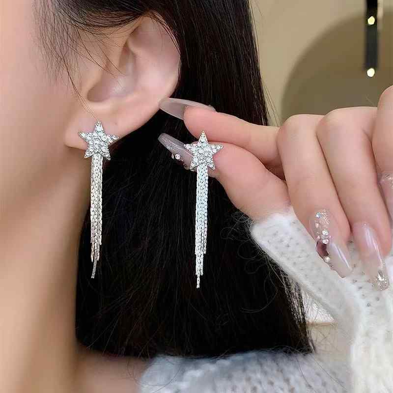 ピアス レディース S925シルバーポスト 輝く スター タッセル ロング 高級感 クール インスタ映え ファッション 通勤 オフィス ジルコニア 銅製 電気メッキ
