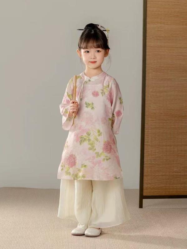 ・柄: 無地・生地加工: 起毛、柔軟加工・要素: セットアップ・適用シーズン: 春、夏、秋、冬、オールシーズン・性別: ユニセックス・生地名: 人工カラーコットン・主な素材: ポリエステル・スタイル: チャイニーズスタイル・主な素材配合: 80%・厚さ: 普通・カラー展開: ピンク花柄黄トップス+白パンツ、ピンク小花柄長袖トップス+赤パンツ、米色フルーツ柄長袖トップス+黄パンツ・適応身長: 100cm、110cm、120cm、130cm、140cm、150cm・デザイン: その他民族衣装・適応年齢層: 中大童(8歳以上、140cm以上)・製品カテゴリ: 子供用チャイナドレス・唐装・民族衣装