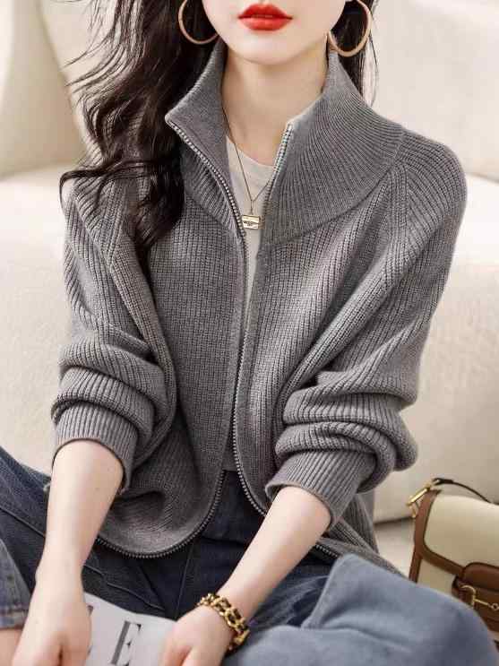 Three-Quarter Knit - ニットカーディガン レディース ジップアップ ゆったり オーバーサイズ 体型カバー グレー 無地 長袖 スタンドカラー 韓国ファッション きれいめ カジュアル 通勤 秋冬