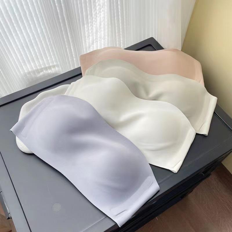 ブラジャー レディース シームレス ノンワイヤー 快適 上向き 薄手モールドカップ スムース 小胸 谷間メイク 垂れ防止 副乳カバー ベア..