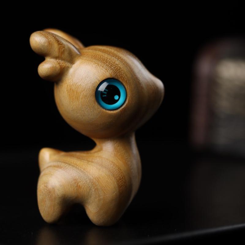置物 メンズ 緑檀 無垢材 彫刻 キャラクター 夢喰い鹿 ハンドメイド シンプル かわいい 癒し系 茶寵 工芸品 オブジェ 卓上飾り ミニサイズ secure-depo-10924602 セキュアデポ パッケージ画像