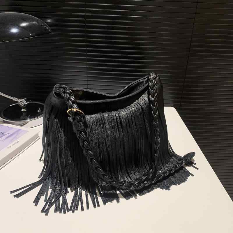 ・カラー: ブラック,ホワイト,ブラウン,カーキ・スタイル: ストリートカジュアル・素材: PU・バッグスタイル: フリンジバッグ・デザイン要素: フリンジ・裏地素材: ポリエステル・バッグ形状: 横型スクエア・開閉方式: マグネットボタン...