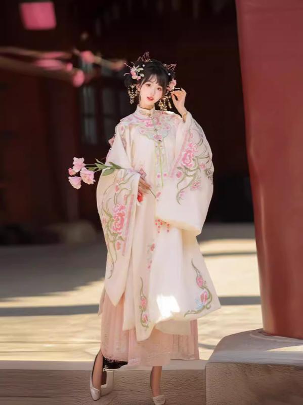 ・主な素材: シフォン95%・カラー展開: オフホワイト, ホワイト, ピンク・サイズ展開: S, M, L, XL