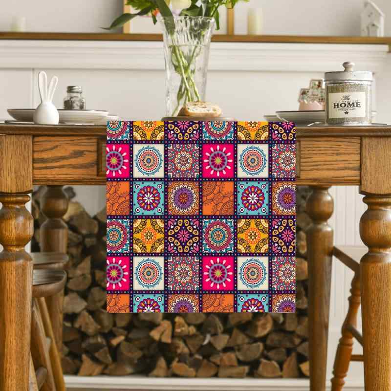 テーブルランナー テーブルクロス ボヘミアン 幾何学柄 ポリエステル製 洗える モダン シンプル インテリア装飾 ダイニング キッチン ホリデー パーティー 食卓飾り