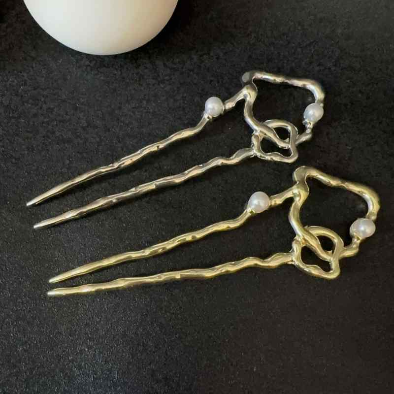 簪 レディース パール アシンメトリー U字 高級感 個性的 インスタ映え おしゃれ 万能 新中華風 髪飾り ヘアアクセサリー ヘアスティック 結婚式 パーティー イベント 和装 洋装 ゴールド シルバー 合金製