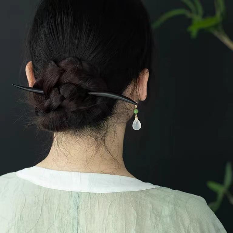 かんざし レディース 黒檀 木製 ヘアアクセサリー 髪飾り 新中式 古典風 漢服 チャイナドレス 馬面裙 和装 着物 浴衣 まとめ髪 パーティー 結婚式 成人式 卒業式 水滴型 しずくモチーフ 揺れる 上品 エレガント 日常使い