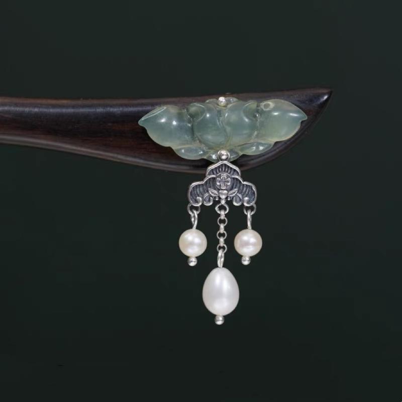 ヘアアクセサリー レディース 天然黒檀木 手作り 簪 かんざし 蓮の花 蝶 玉飾り タッセル 揺れるデザイ..