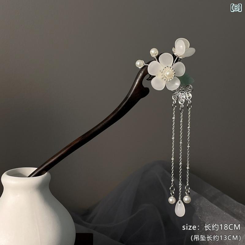 ヘアアクセサリー かんざし レトロ シンプル 高級感 黒檀 木製 タッセル 歩揺 揺れる飾り 普段使い 和装小物 チャイナドレス 漢服 フラワーデザイン 花モチーフ ヘアスティック