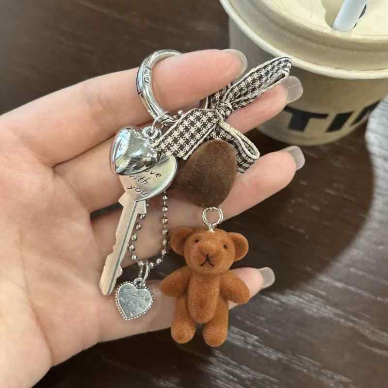 スマホチャーム AirPodsチャーム 韓国風 フロッキー加工 こぐま ベビーベア 癒し系 かわいい 萌え 個性的 おしゃれ 携帯ストラップ キーホルダー アクセサリー