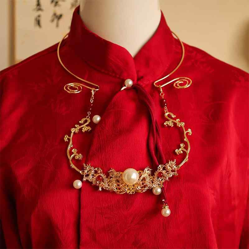 ネックレス 男女兼用 お正月 祝い事 イベント 漢服 中国風 レトロ クラシック 獅子モチーフ エナメル加工 タッセル 福字 縁起物 ラッキーアイテム 赤色 ショート丈 高品質メタル