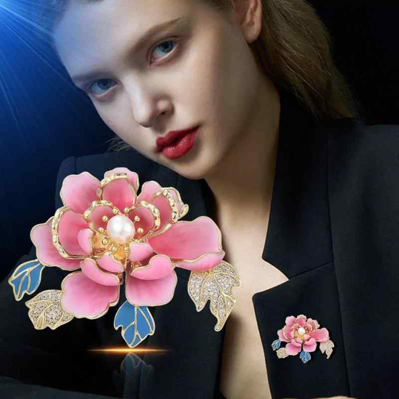 ・素材: 亜鉛合金・対象: 女性・デザイン: 花・加工方法: ドリップオイル・カラー展開: 牡丹花-ピンク、牡丹花-ブルー・機能: 装飾・スタイル: ファッションOL・スタイル分類: ファッション通勤・種類: ブローチ・流行要素: 植物、花