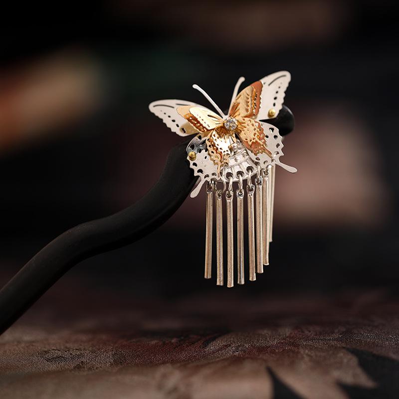 ・主な素材: 木材・スタイル: 古風・形状: 水滴形・カラー展開: 海浪檀木簪（夢蝶）、蛇形檀木簪（夢蝶流蘇）、天枝檀木簪（夢蝶流蘇）、天枝檀木簪（蝴蝶流蘇）・デザイン: 国風・カテゴリ: 頭飾