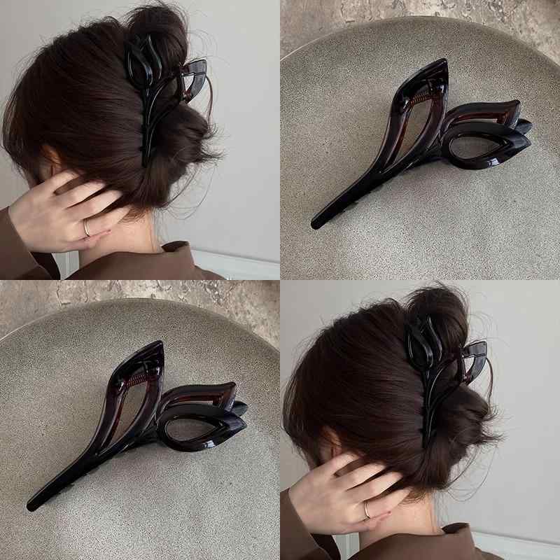 ・主な素材: プラスチック、樹脂・加工方法: 手作業・ヘアクリップの種類: バンスクリップ・カラー展開: レトロレッド、マットブラック、グロスブラック、クリアブラック、クリア、アンゴラレッド・流行要素: 三角形、八角形、面取りされた正方形・スタイル: 日韓・スタイル分類: 清潔感のある甘め・カテゴリ: ヘアアクセサリー・対象: 女性・流行要素分類: 幾何学模様