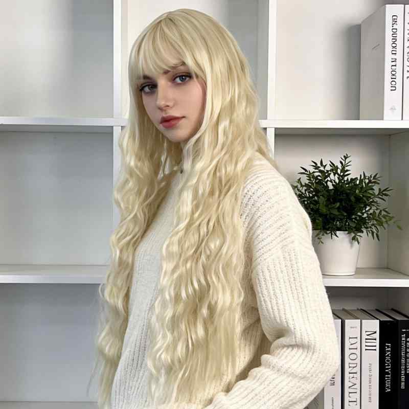 ・対象: 女性・処理方法: マシンメイド・染烫: 可能・髪の素材: 高温繊維・前髪の種類: シースルーバング・スタイル: 瑞麗・効果: スタイリング、装飾・ウィッグの髪型: 羊毛ウェーブロング・カラー展開: ライトゴールド、ブラック、ダークブラウン、ライトブラウン・カテゴリ: ウィッグロングカール