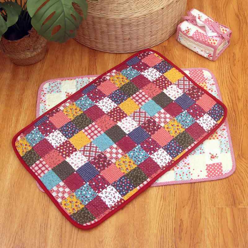 フロアマット 吸水速乾 滑り止め 丸洗いOK 綿100% 玄関マット キッチンマット バスマット リビング 寝室 室内用 家庭用 ペット用 かわいい キャラクター柄 おしゃれ ミニサイズ 赤格子柄 いちご柄