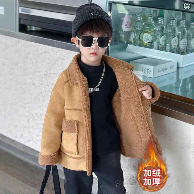 ・カテゴリ: 子供用コート、ジャケット、アウター・性別: 男性・対象年齢: 中小児（3〜8歳、身長100〜140cm）・スタイル: カジュアル・スタイル: ベルトなし・主な素材: ポリエステル・主な素材成分: ポリエステル100%・生地名: 複合素材・生地加工: 柔軟加工・ネックライン: 襟付き・袖丈: 長袖・柄: 無地・厚さ: 厚手・カラー: ブラウン・サイズ展開: 身長80-90cm（体重9-12.5kg）、身長90-100cm（体重12.5-15kg）、身長100-110cm（体重15-20kg）、身長110-120cm（体重20-25kg）、身長120-130cm（体重25-30kg）、身長130-140cm（体重30-35kg）、身長140-150cm（体重35-40kg）・着丈: ショート丈・留め具: スナップボタン・裏地素材: ポリエステル・裏地成分: ポリエステル100%・インナー種類: ポリエステルインナー・要素: トレンド