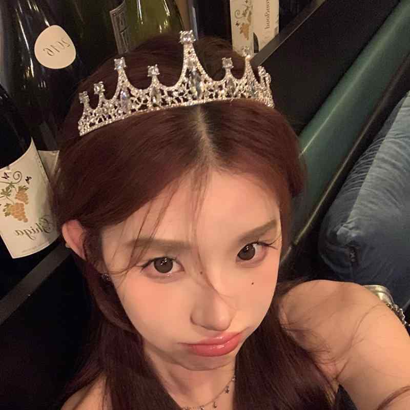 ティアラ レディース 高級感 クリスタル 電気メッキ加工 合金製 誕生日 成人式 結婚式 ウェディング ブライダルパーティー 王冠 ヘッドドレス プリンセス 水滴型 星型 モチーフ
