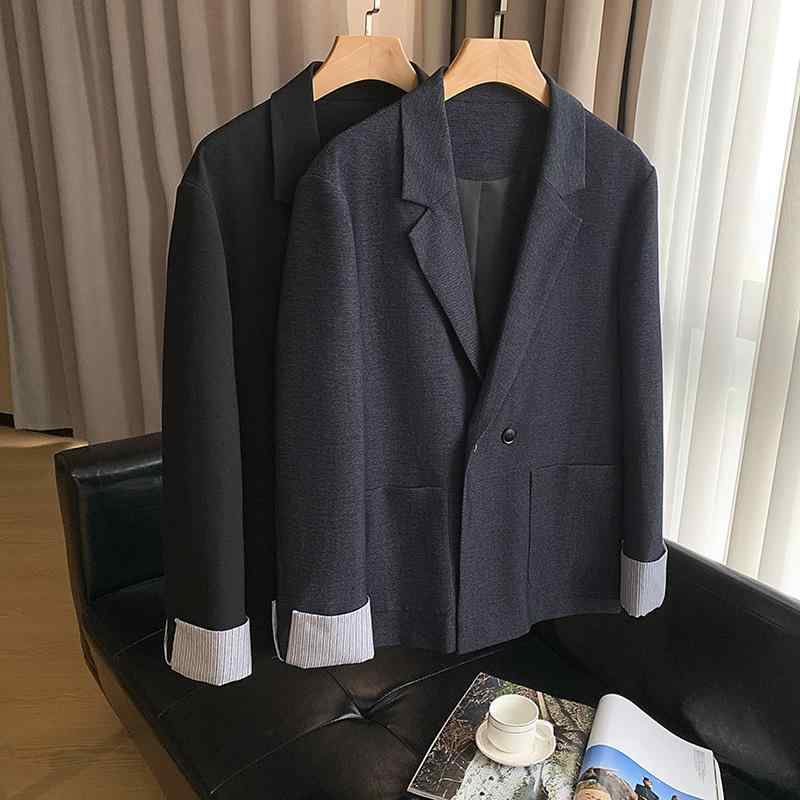 ・ターゲット層: ファッション都市 (24-35歳)・フィット: スリム・襟タイプ: ノッチドラペル・スタイル: 韓国風・柄: カラーブロック・素材: 化学繊維混紡・主な素材成分: ポリエステル・裏地素材: ポリエステル・着用シーン: カジ...