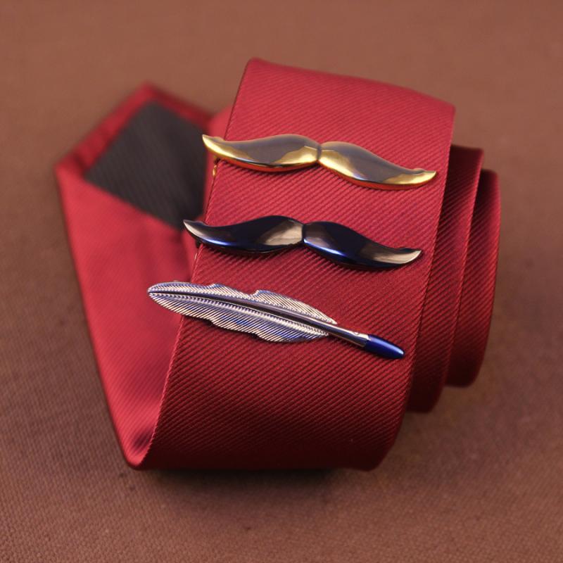 ・サイズ: 長さ4cm、幅0.5cm・性別: ユニセックス・素材: 合金・カラー展開: ブラックひげ、ゴールドひげ、ゴールド羽根矢、シルバーいかり、シルバーひげ、シルバー羽根、シルバー羽根矢、ブラック彫り羽根、ゴールドいかり、ゴールド彫り羽...