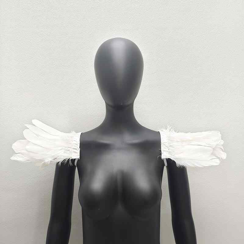 ・カテゴリ: 三角巾・スタイル: エキゾチック・主な素材: 羽毛・柄: 無地・カラー展開: ブラック、アズール、パープル、ナチュラルカラー、マルチカラー、ローズレッド、イエロー、ロイヤルブルー、レッド、グリーン、ピュアアイボリー、ピュアオレンジイエロー、ピュアライトブラウン、ピュアスカイブルー、ピュアダークブラウン、ピュアグラスグリーン、ピュアダークグリーン、ピュアピンク、ピュアグレー、ピュアワインレッド、ピュアヌードピンク、ホワイト・性別: ユニセックス・加工方法: 縫製・用途: 装飾