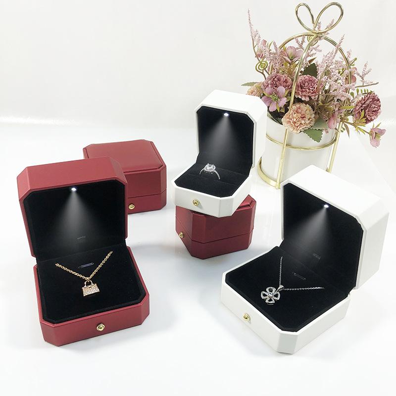 ���奨�꡼�ܥå��� Ȭ�ѷ� PU�쥶�� LED�饤���դ� ���� ��� �ͥå��쥹 �ڥ����� ���������꡼��Ǽ �ǥ����ץ쥤 ����Ȣ ���ե� �ۥ磻�� ��å�