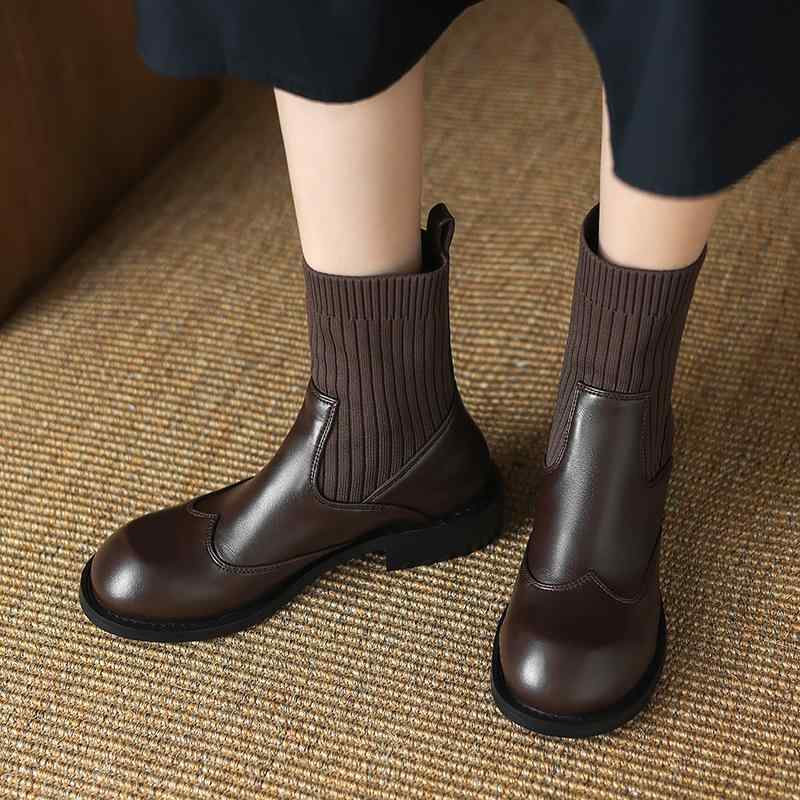 ・製品カテゴリ: ブーツ・適用年齢層: 成年・アッパー素材: 人工PU・ソール素材: ゴム・性別: 女性・スタイル: レディ・つま先形状: ラウンドトゥ・ヒール形状: スクエアヒール・ヒール高さ: ローヒール (1-3cm)・人気のブーツタイプ: ブーツ・筒丈: ローカット・履き方: スリッポン・柄: 無地・シーズン: 冬、秋・貿易タイプ: 輸出・インソール素材: PU・ブーツ筒素材: PU・総重量: 1kg・ソール製法: 接着・カラー展開: ブラック、ブラウン・サイズ展開: 33, 34, 35, 36, 37, 38, 39, 40, 41, 42, 43