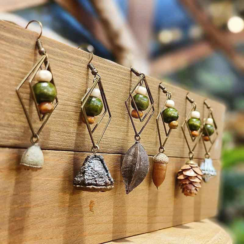 ピアス レディース ハンドメイド レトロ ヴィンテージ ナチュラル 植物 幾何学 民族風 エスニック 紅木製 ウッド ロング スクエア 透かし彫り 木ビーズ