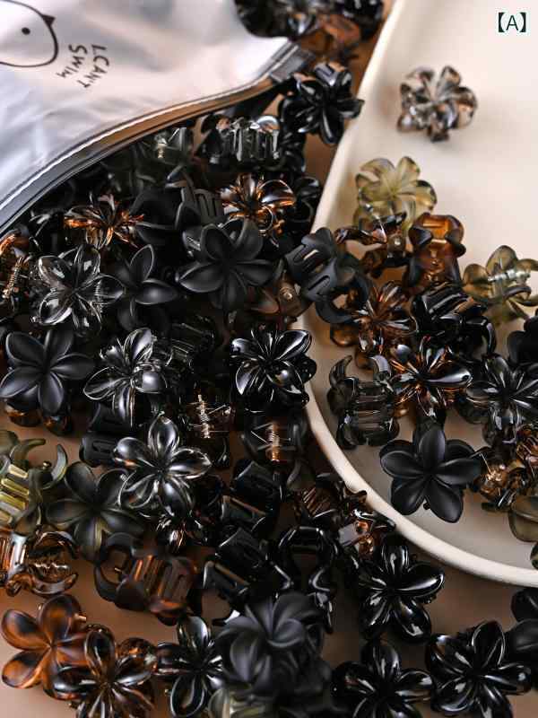 ・カテゴリ: ヘアアクセサリー・主な素材: プラスチック、樹脂・加工技術: ハンドメイド・ヘアクリップ分類: バンスクリップ・デザイン要素: 花・スタイル: キュート、フレッシュ、フェミニン・対象: レディース