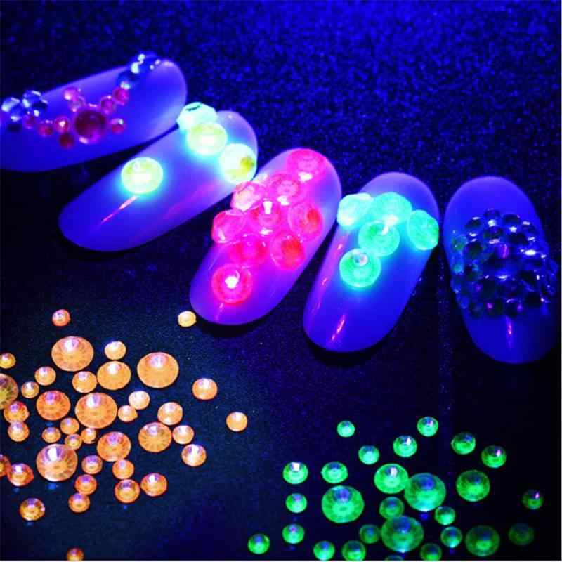 ネイルパーツ DIY セルフネイル 蓄光 蛍光 ネイルアート クリスタルガラス ライン...