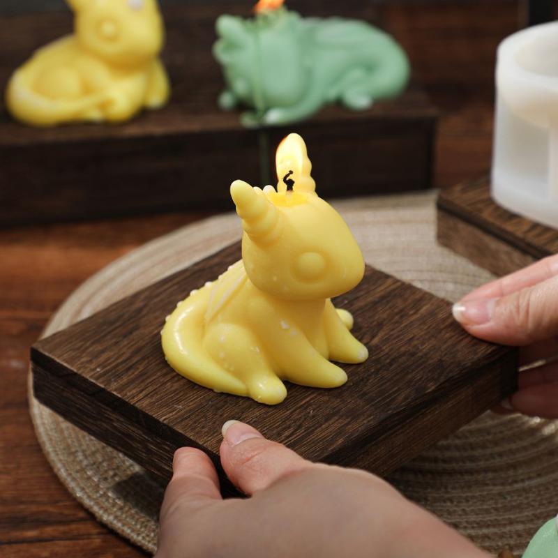 シリコンモールド DIY ハンドメイド アロマキャンドル アロマストーン 石膏 レジン型 手作り かわいい 寝そべりドラゴン 辰年 干支 龍 子ども ベビー クラフト 雑貨 柔軟 繰り返し使える