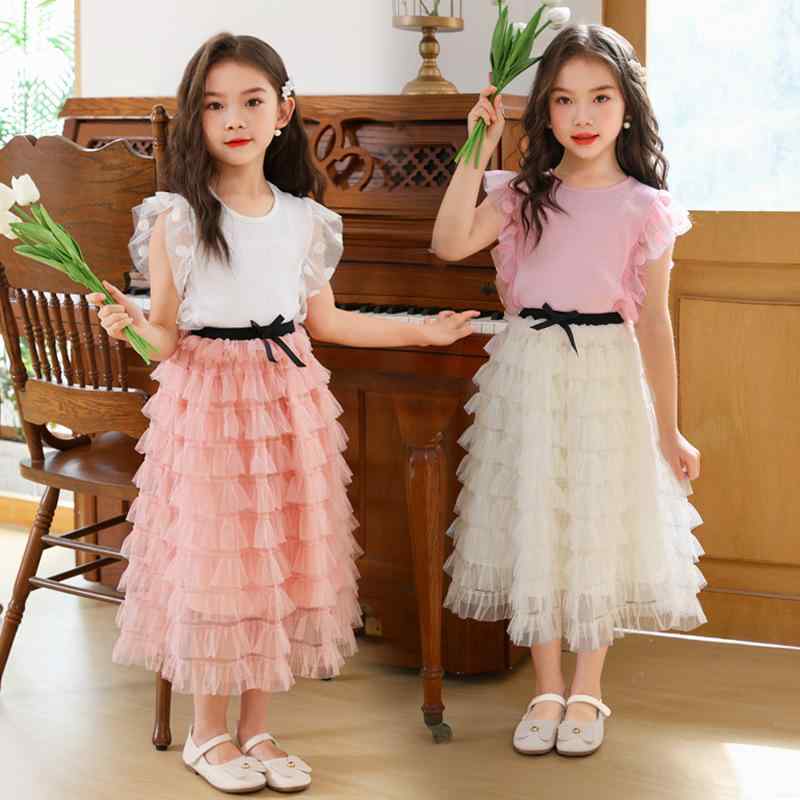 ・カテゴリ: 子供用スカート・スタイル: 韓国風、着回し、フェミニン、プリンセス、シンプル・生地: チュール・主な素材: ポリエステル100%・対象年齢: 中大児（8歳以上、身長140cm以上）・性別: 女の子・柄: 無地・加工: ギャザー・スカートタイプ: ティアード・裏地素材: ポリエステル71%〜80%・カラー展開: 桜ピンク、フェアリーホワイト・サイズ展開: 110cm、120cm、130cm、140cm、150cm、160cm