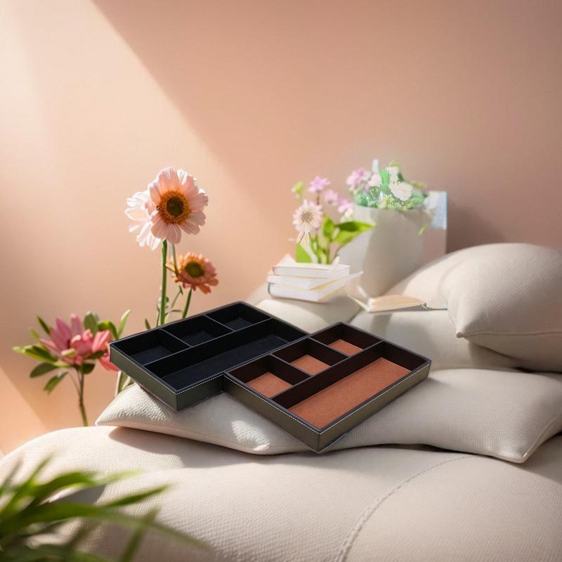 卓上収納トレー 多機能 仕切り付き フェイクレザー 小物入れ 鍵 小銭 ジュエリーケース リモコン 文具 雑貨 整理ボックス シンプル モダン デスクオーガナイザー