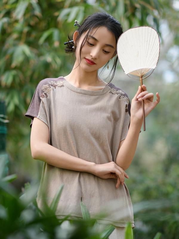 乐天商城 - Tシャツ レディース 女性用 春夏 レトロ ヴィンテージ 上品 エレガント チャイナ風 切り替え 刺繍 花柄 デザイン ラウンドネック 丸首 半袖 カットソー トップス