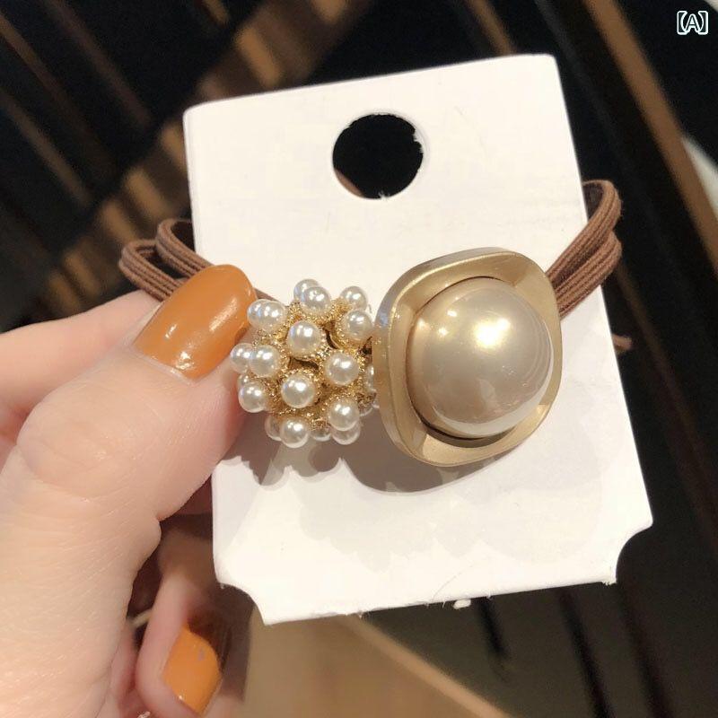 ・カテゴリ: ヘアアクセサリー・主な素材: アクリル・カラー展開: 銀色、金色・加工: 手作り