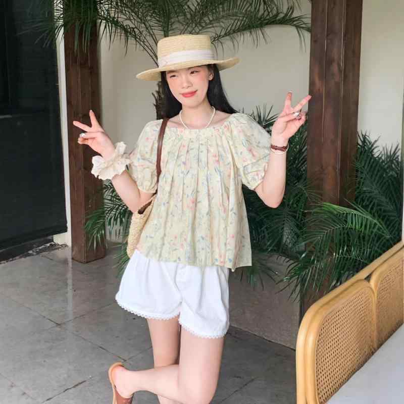 ・カテゴリ: シャツ・スタイル: カジュアル、韓国風・主な素材: 綿、ポリエステル・ネックライン: クルーネック・袖丈: 半袖・袖型: パフスリーブ・柄: 無地・デザイン: バックレス、リボン、配色・シルエット: ルーズフィット・着丈: 約50cm-65cm・前立て: プルオーバー・カラー展開: ホワイト、レモンイエロー・サイズ展開: フリーサイズ