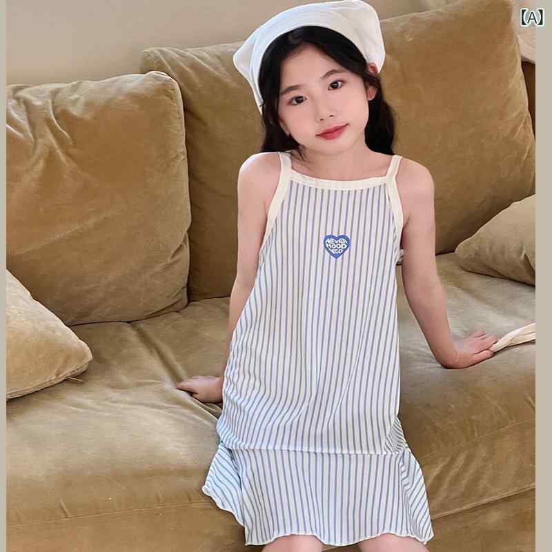 ・カテゴリ: ワンピース、子供用スカート・スタイル: 韓国風・主な素材: ポリエステル 95%・性別: 女の子・推奨年齢: 3歳～8歳（身長100cm～140cm）・柄: ボーダー、ドット・生地加工: 柔軟処理・デザイン: サスペンダータイプ・スカートのデザイン: フリルヘム・テイスト: キュート・カラー展開: レッドチェック、ブラックチェック、ブルーボーダー、ドット、ハート、レッドボーダー・サイズ展開: 90cm、100cm、110cm、120cm、130cm、140cm、150cm、160cm