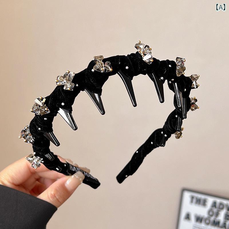 ・カテゴリ: ヘッドドレス・主な素材: 人工水晶・カラー展開: 満天星ラインストーン、ビーズ手編み、ビーズチュール、リボンカチューシャ、レースラインストーン、ラインストーン巻き付け・スタイル: オリジナルデザイン・デザイン要素: フリル、フリンジ、チェーン・対象: 女性用