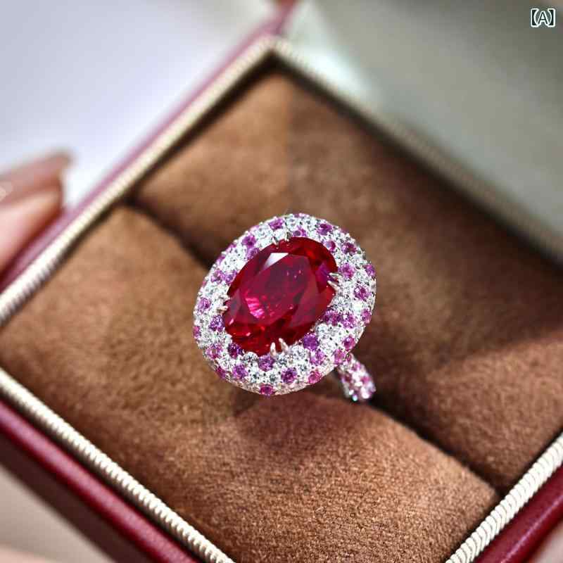 ・カテゴリ: 指輪、ネックレス、ピアス・主な素材: 宝石、レッドコランダム（合成ルビー）・デザイン: 花、楕円、幾何学・加工技術: 宝石埋め込み・スタイル: レトロ、文芸レトロ・カラー展開: レッド・サイズ展開: USサイズ5号、USサイズ6号、USサイズ7号、USサイズ8号、USサイズ9号・仕様: 7.65カラット合成ルビーリング、7.65カラット合成ルビーネックレス、10.1カラット合成ルビーピアス（1ペア）・対象: レディース