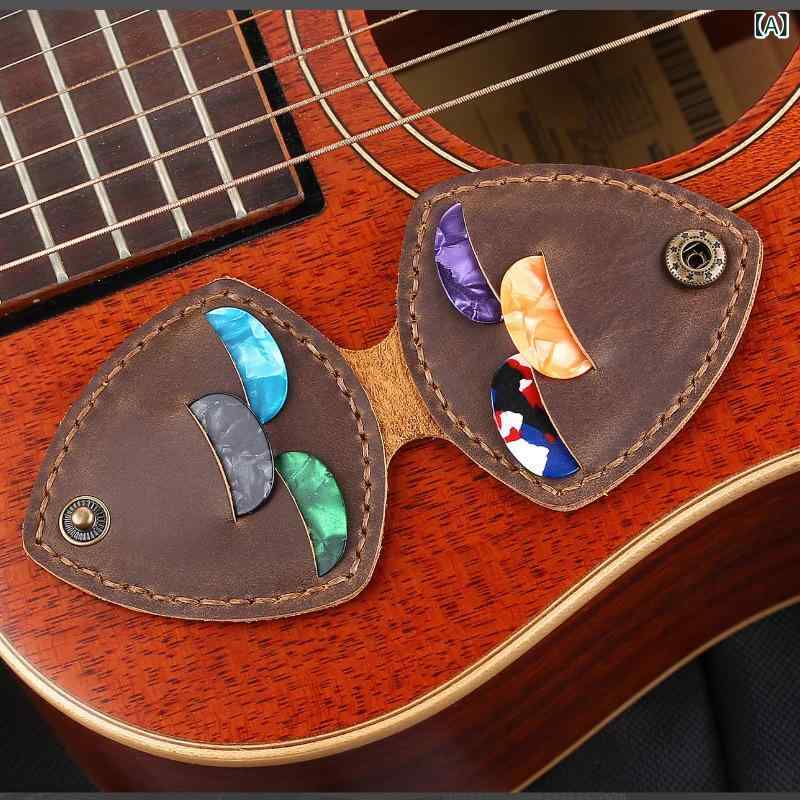 ・カテゴリ: ピックケース・素材: PUレザー・対象楽器: アコースティックギター、クラシックギター、エレキギター、古筝・カラー展開: ダークブラウン、レッド、ブラック・サイズ: 7.5×7cm