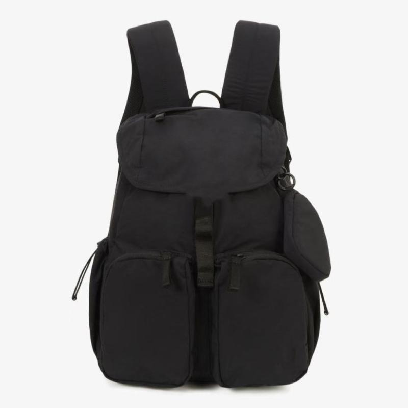 ・カラー展開: ブラック、ピンク、カーキ、グレーブルー・対象性別: ユニセックス・対応シーン: カジュアル旅行・素材: ナイロン・スタイル: アーバンシンプル・容量: 20-35L・機能: 通気性・対応パソコンサイズ: 15インチ（38.1cm）・柄: 無地・裏地素材: ポリエステル・流行要素: ステッチ・背面システム: エアクッションストラップ