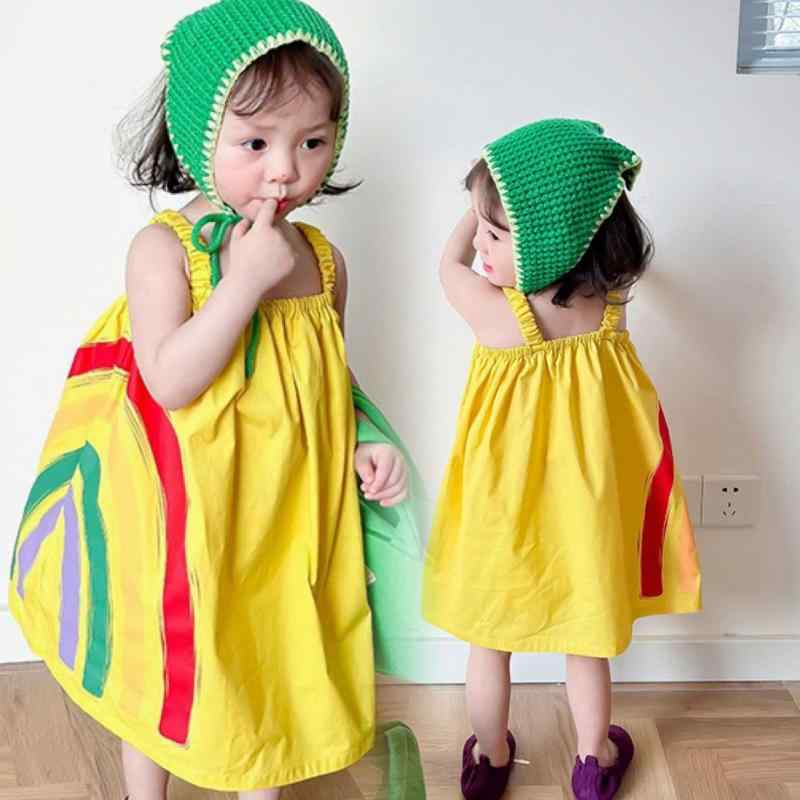 ・カテゴリ: 子供用ワンピース・スタイル: 韓国風・主な素材: 綿 70%・裏地素材: 綿 70%・対象性別: 女の子・対象年齢: 3〜8歳（身長100〜140cm）・柄: 無地・デザイン: キャミソールワンピ、フリルヘム・カラー展開: イエロー・サイズ展開: 95-100cm、100-105cm、105-115cm、115-120cm、120-130cm