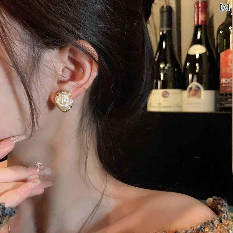 耳飾り レディース ピアス 貝殻 バロックパール 不規則 デザイン 電気メッキ加工 U字 幾何学 フェミニン 上品 大人かわいい ゴールド シルバー