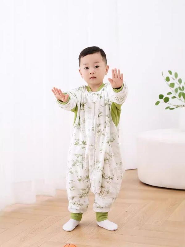・カテゴリ: 睡袋・スタイル: 衣服式・裏地: ポリエステル・中綿: 綿・厚み: 普通・ファスナー素材: 金属・柄: プリント・カラー展開: 竹林之韵-緑、竹林之韵-紫、竹林之韵-墨・サイズ展開: 80、90、100、110・安全基準: A類・機能: 吸湿速乾