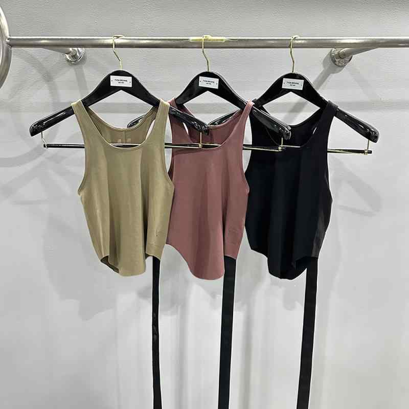 ・カテゴリ: Tシャツ・主な素材: 綿・カラー展開: 灰色、紅色、ブラック・サイズ展開: S、M、L・素材の割合: 95%以上・スタイル: カジュアル、日韓カジュアル・伸縮性: 微弾・性別: 女性