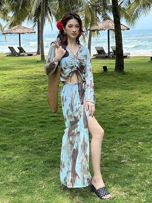 ・カテゴリ: 水着・スタイル: セクシー、小清新、コンサバティブ・仕様: 胸パッドあり、ワイヤーなし・主な素材: ナイロン・素材成分: スパンデックス18%、ポリエステル、スパンデックス5%・重量: 約300g・着用シーン: スイミング、ウォータースポーツ・カラー: ブルー・サイズ展開: L、XL、2XL、3XL、4XL、5XL・袖丈: 長袖
