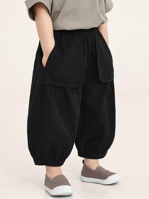 ・カテゴリ: 子供用パンツ・スタイル: 韓国風・素材: 綿 ・パンツ丈: 九分丈・性別: 男児・対象年齢: 中小童（3～8歳、身長100～140cm）・デザイン: アラジンパンツ・生地加工: 柔軟処理・柄: 無地・股上: 中腰・ウエスト仕様: ゴム仕様・カラー展開: ブラック、カーキ・対象身長: 90cm、100cm、110cm、120cm、130cm、140cm